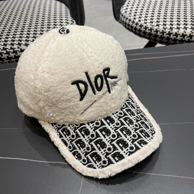 CHRISTIAN DIOR